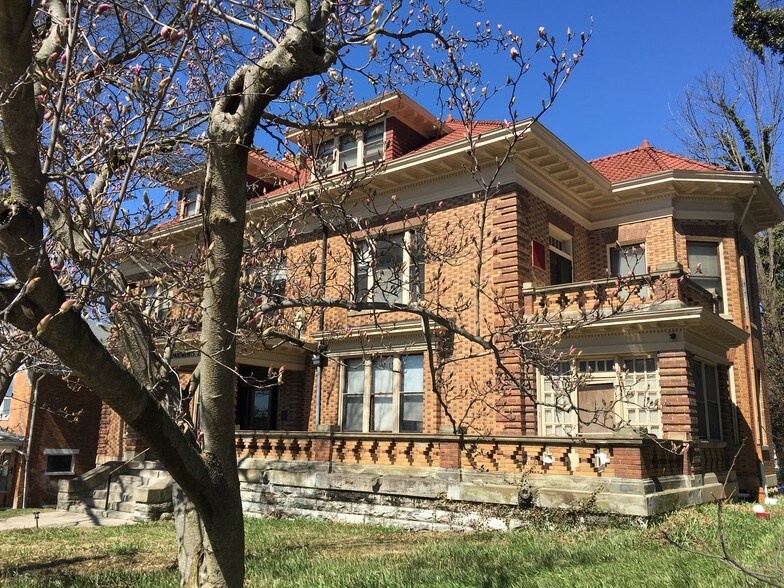 230 Rockdale Ave, Cincinnati, OH 45229