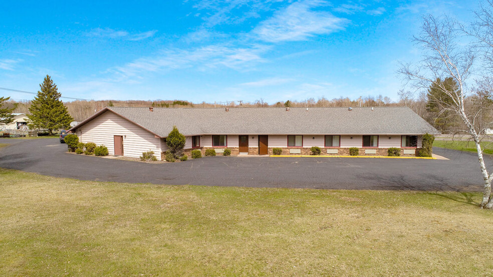 2245 Superior Ave, Cumberland, WI for sale - Primary Photo - Image 1 of 1