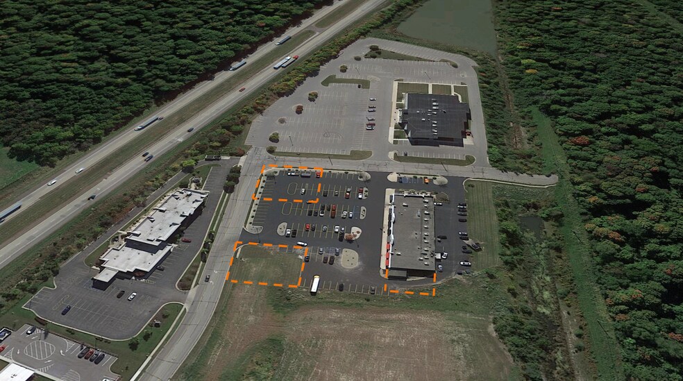 1031 Smaltz Way Way, Auburn, IN for lease - Building Photo - Image 1 of 8