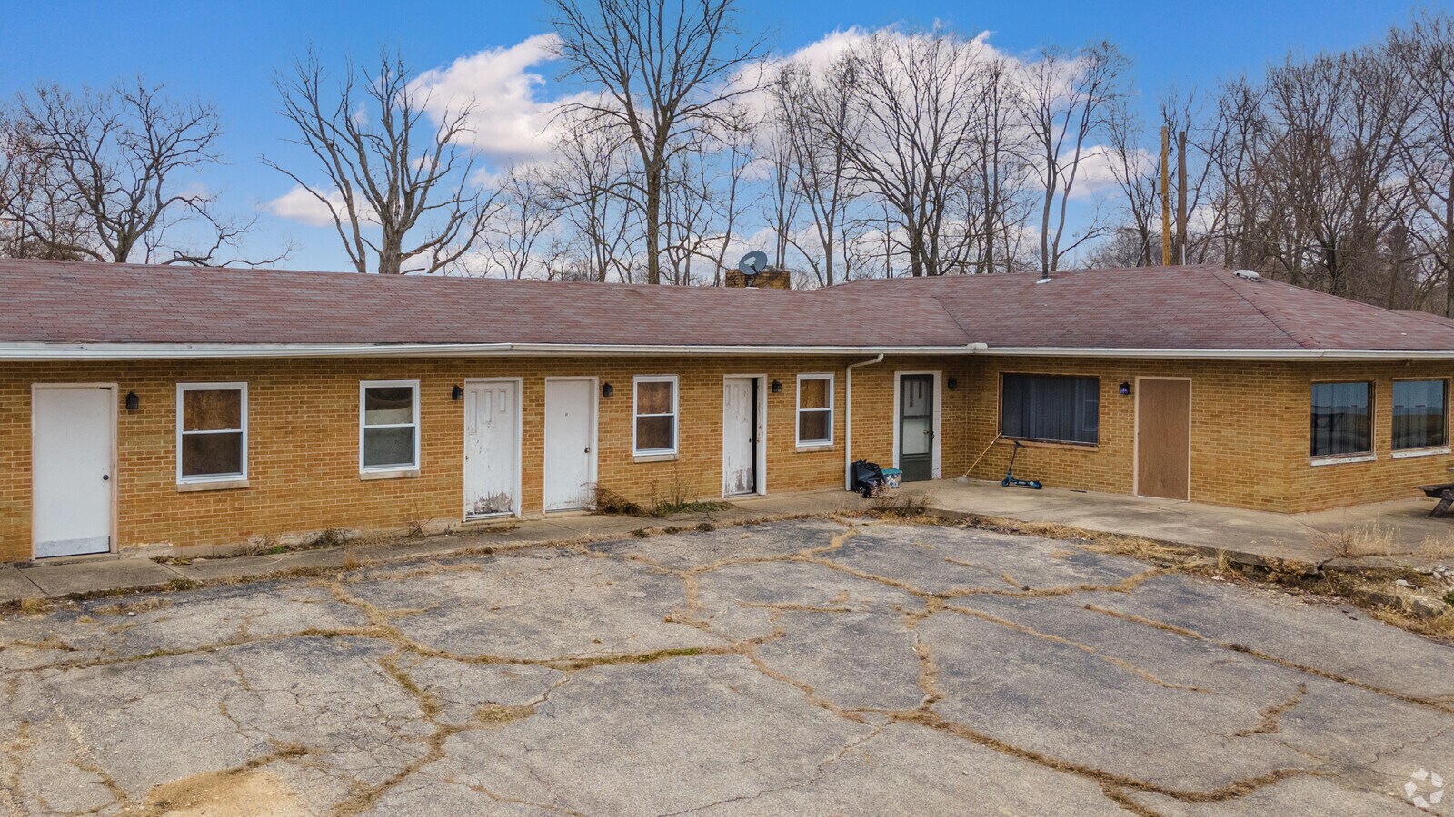 5878 Dayton Springfield Rd, Springfield, OH 45502