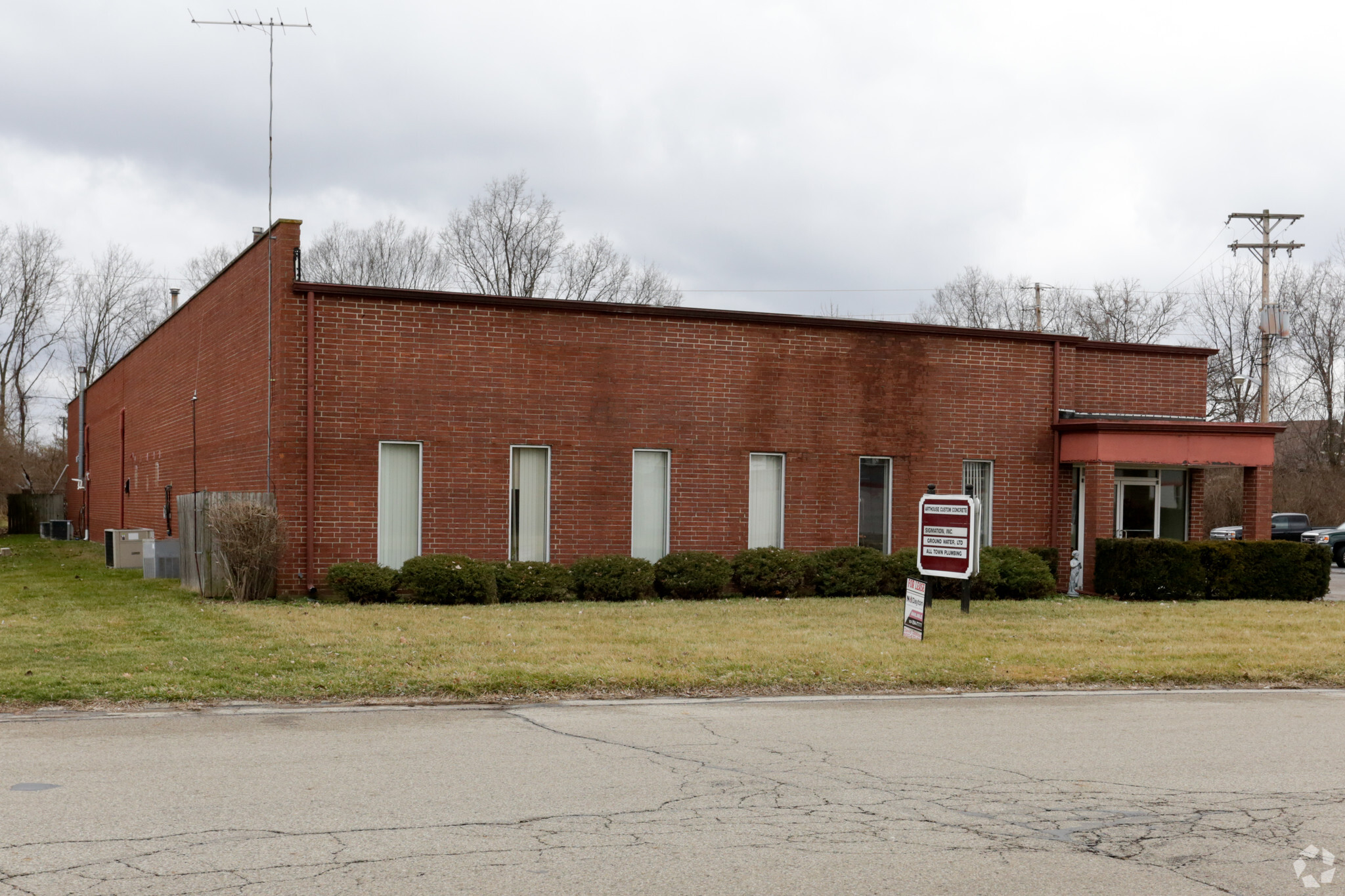 4547-4553 Gateway Cir, Kettering, OH for sale Primary Photo- Image 1 of 1