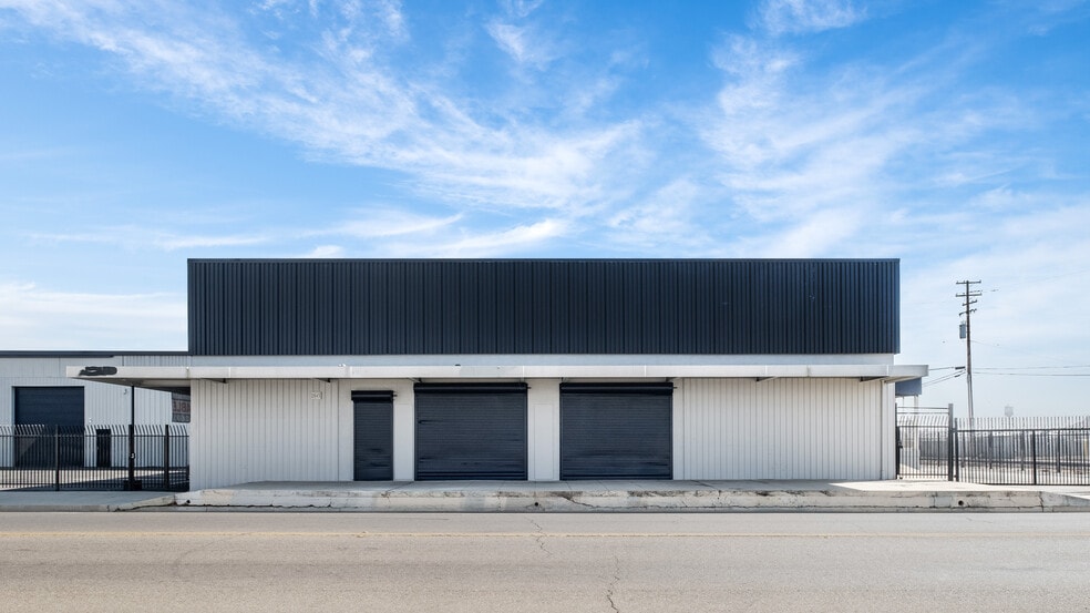 2045 S Van Ness Ave, Fresno, CA for sale - Building Photo - Image 2 of 8