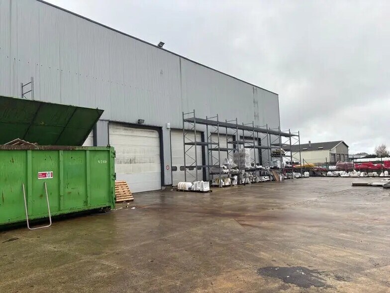 Flex in Pontault-Combault for sale - Building Photo - Image 2 of 6