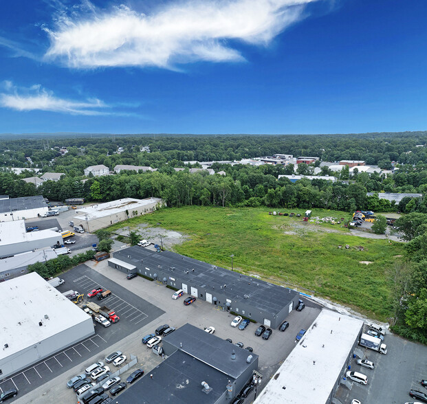 59-67 Tosca Dr, Stoughton, MA for lease - Building Photo - Image 1 of 3