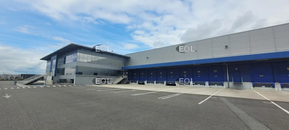 Industrial in Étupes for lease - Building Photo - Image 1 of 7