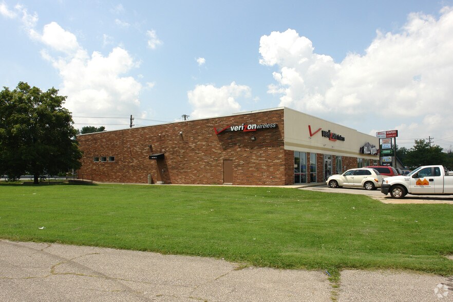 5769-5771 Preston Hwy, Louisville, KY for sale - Building Photo - Image 2 of 2