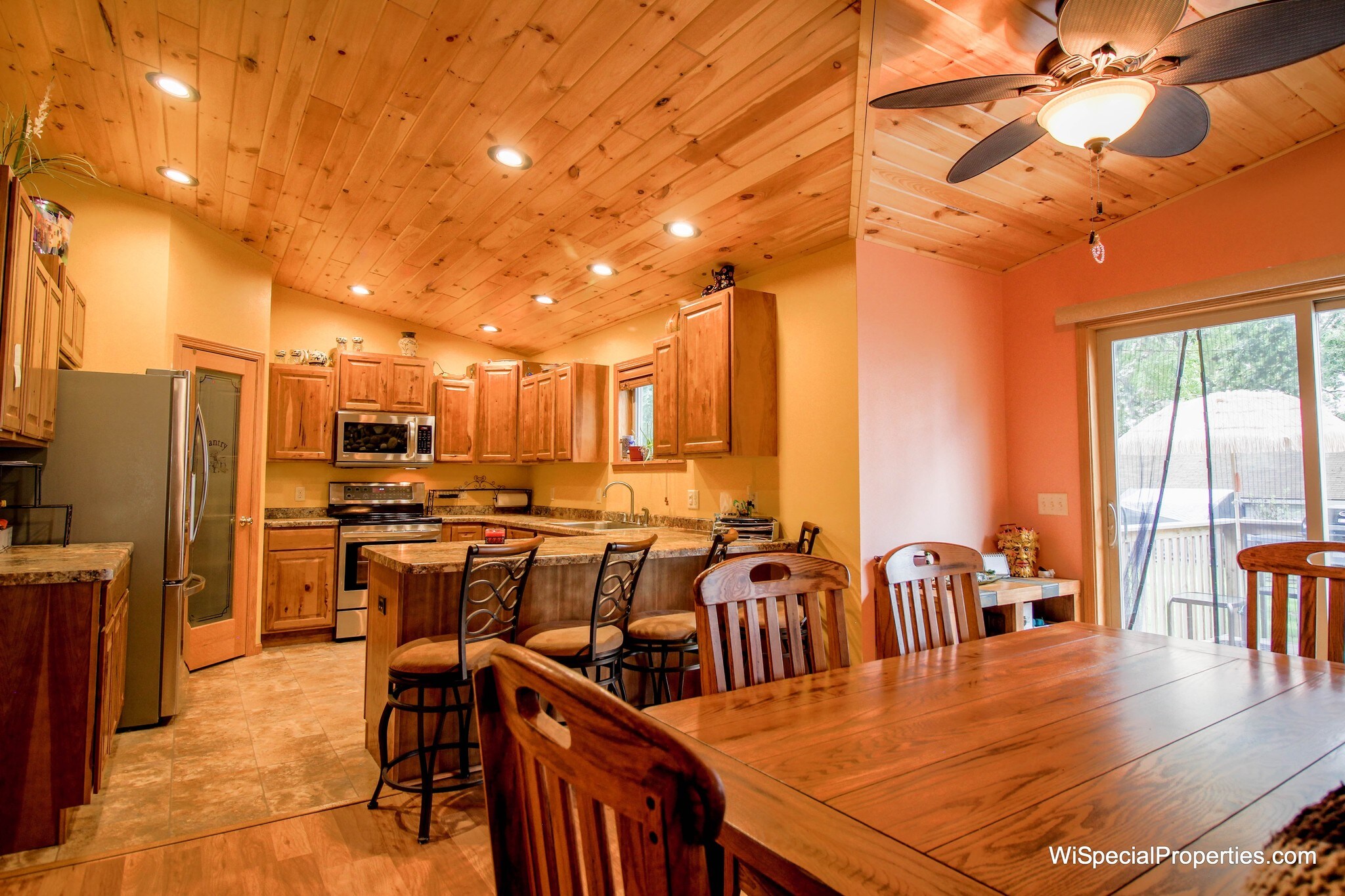 W505 Huron Bay Dr, Montello, WI 53949 Log Cabin Resort