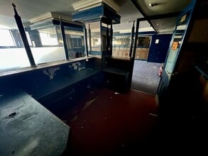 1 Blue St, Carmarthen for lease Interior Photo- Image 2 of 7