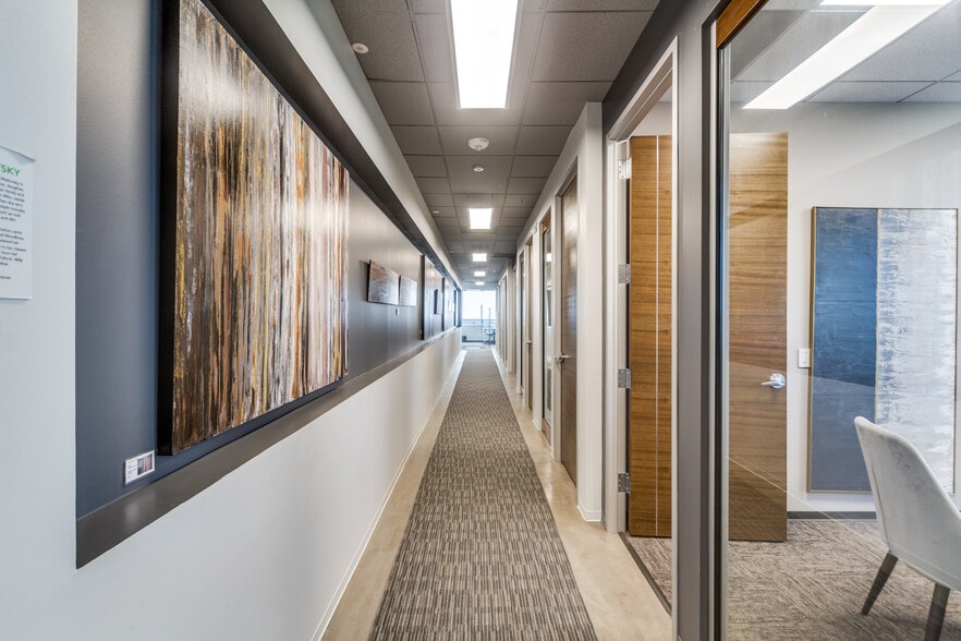 77 Sugar Creek Center Blvd, Sugar Land, TX for lease - Interior Photo - Image 3 of 21