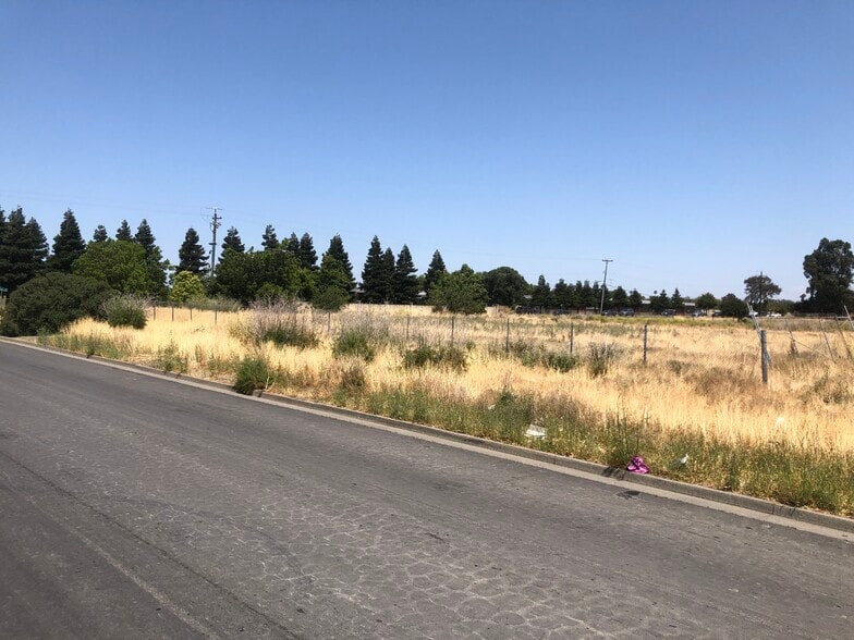 Industrial Dr, Fairfield, CA for sale - Building Photo - Image 2 of 2