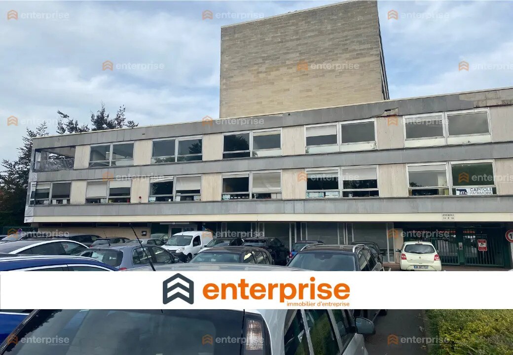 Office in Croix for lease Building Photo- Image 1 of 10