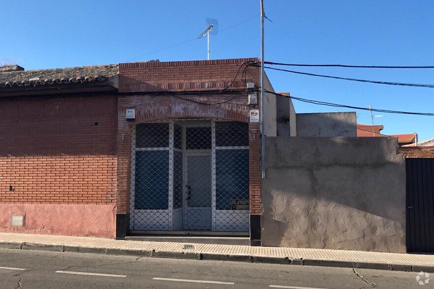 Calle Don Hipólito Ezquerra, 31, Fuensalida, Toledo for sale - Building Photo - Image 2 of 13