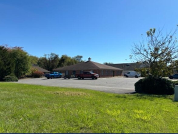 2815 Linkhorne Dr, Lynchburg, VA for sale - Building Photo - Image 2 of 5