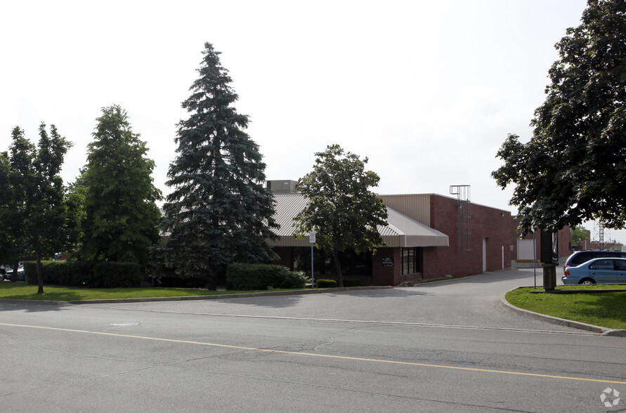 5650 Tomken Rd, Mississauga, ON for lease - Building Photo - Image 2 of 7