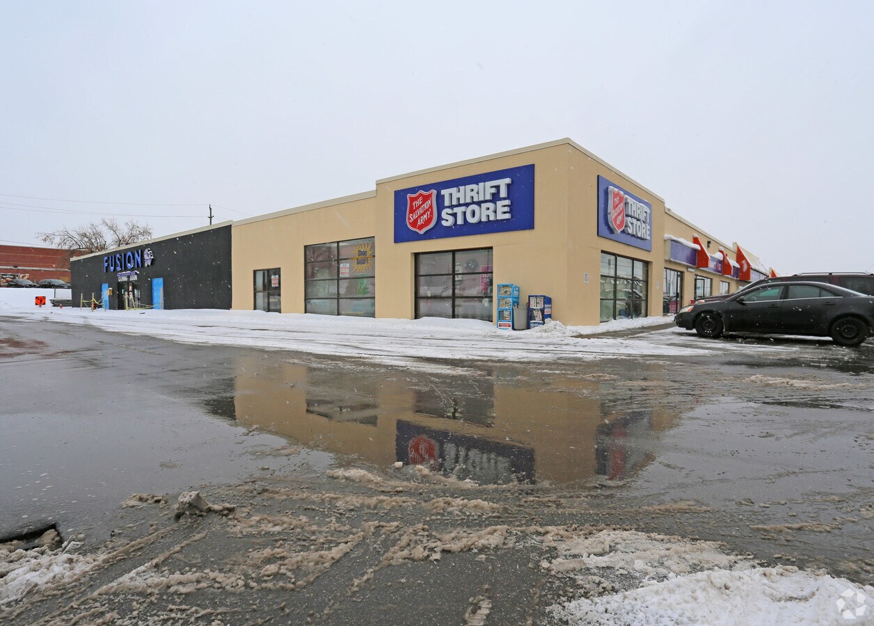 282 Monarch Ave, Ajax, ON L1S 2G6
