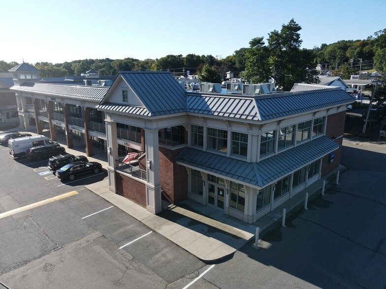 2 Daniels Farm Rd, Trumbull, CT for lease - Building Photo - Image 2 of 6