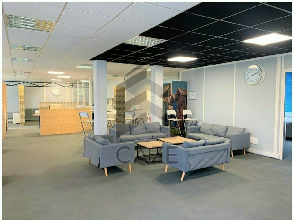 Office in Mérignac for lease Building Photo- Image 1 of 6