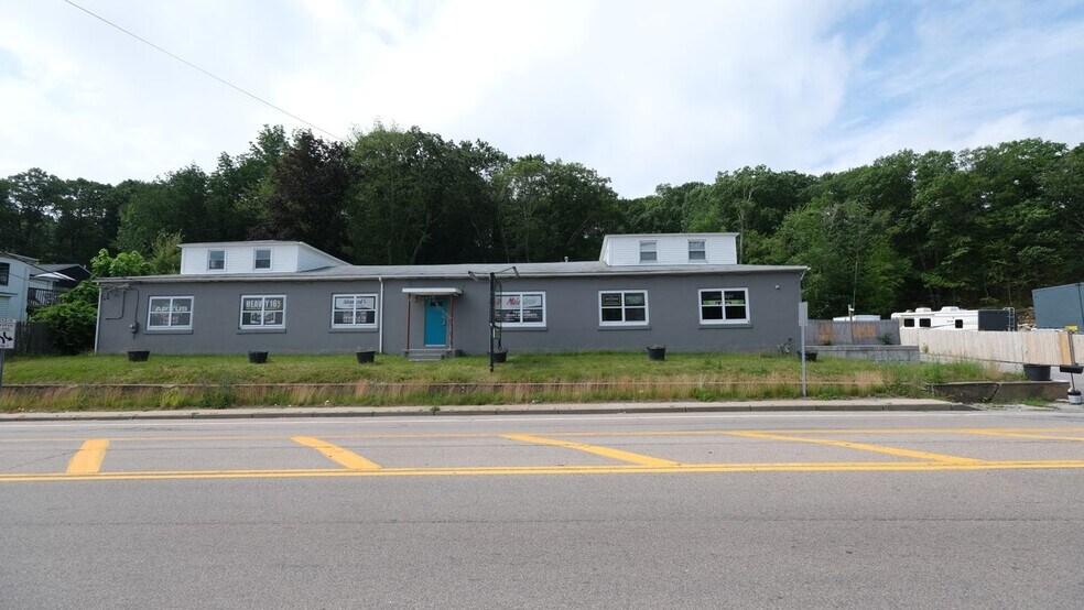 250 Putnam Pike, Smithfield, RI for sale - Building Photo - Image 1 of 1