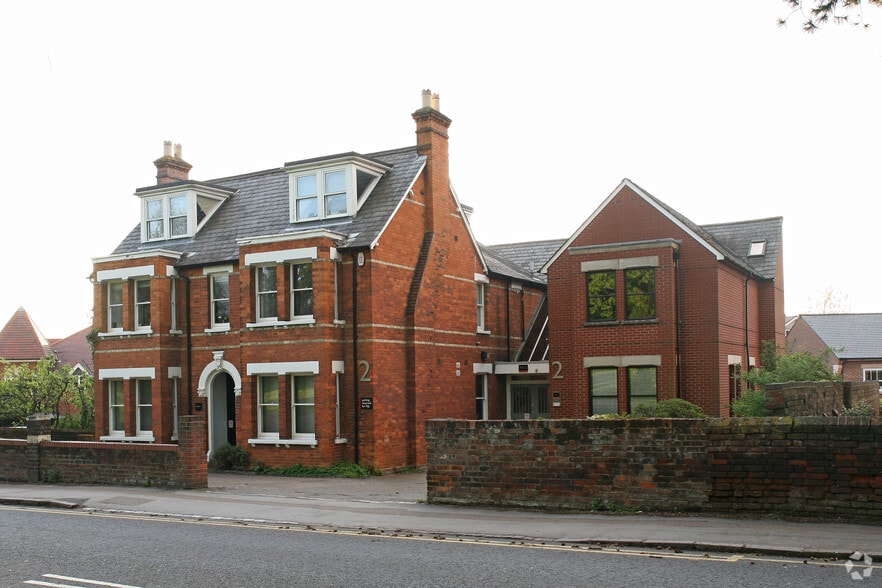 2 Walsworth Rd, Hitchin for sale - Primary Photo - Image 1 of 1