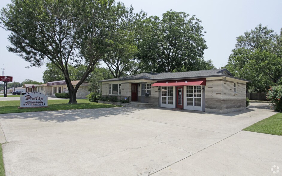 7248 Glenview Dr, Richland Hills, TX for sale - Primary Photo - Image 1 of 1