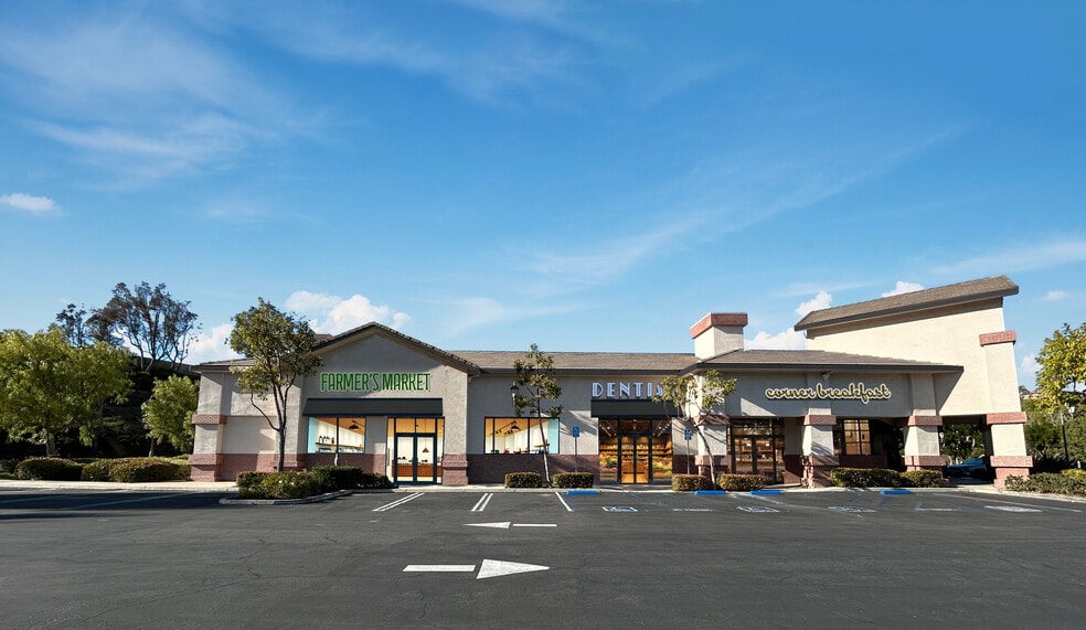 3941 Spring Rd, Moorpark, CA for lease - Building Photo - Image 1 of 7