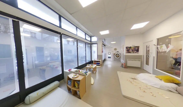51 Rue De Verdun, Suresnes for lease Interior Photo- Image 2 of 6