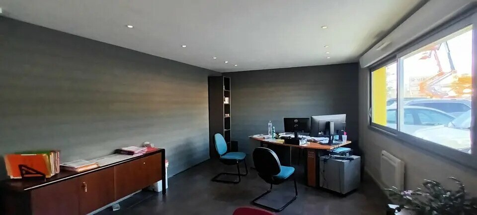 Office in Le Havre for lease - Interior Photo - Image 1 of 3