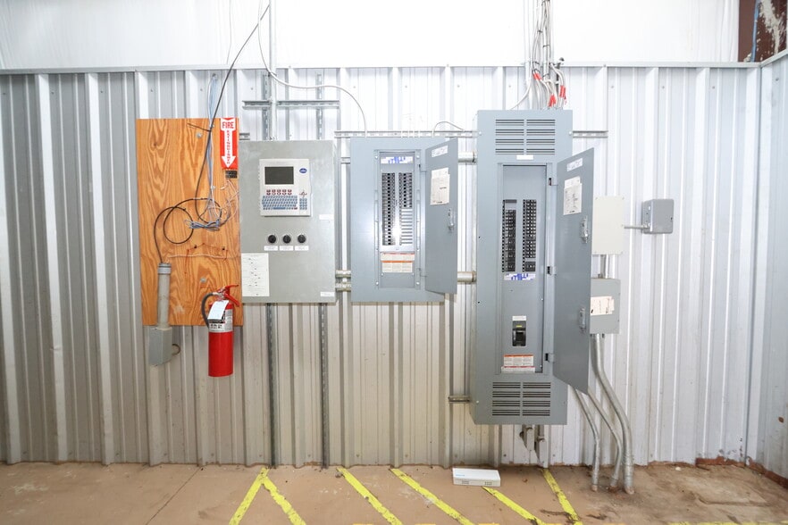 215 Sandusky St, Plymouth, OH for lease - Building Photo - Image 3 of 17