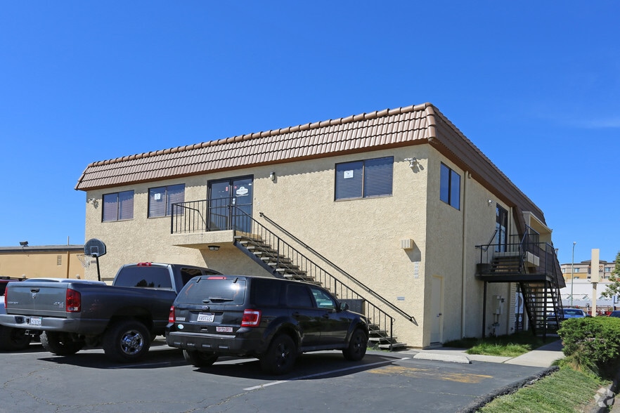 510 Escondido Blvd, Escondido, CA for lease - Building Photo - Image 3 of 7