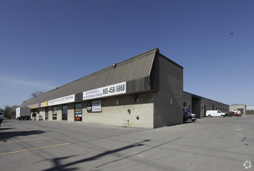 1730 Steeles Ave E, Brampton, ON for lease - Building Photo - Image 2 of 2