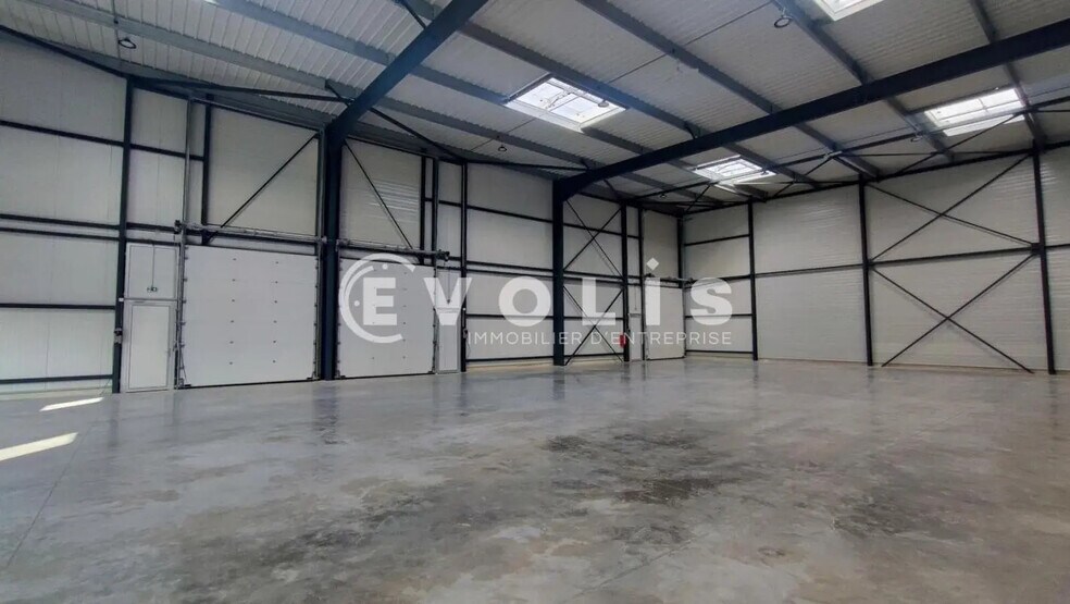 Flex in Bailly-Romainvilliers for sale - Building Photo - Image 2 of 5