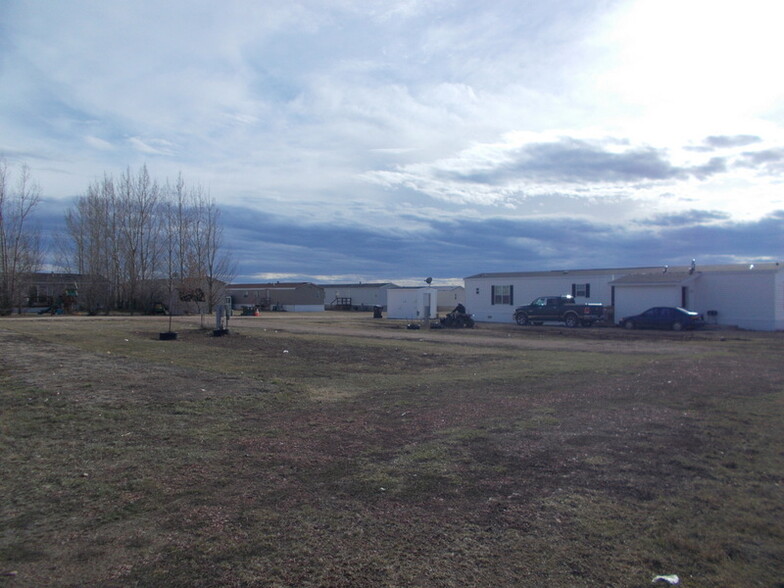 60 SW 2nd St, South Heart, ND for sale - Primary Photo - Image 1 of 1