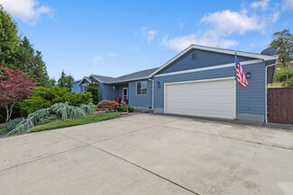 More details for 200 Rainbow Ridge Ave, Roseburg, OR - Retail for Sale