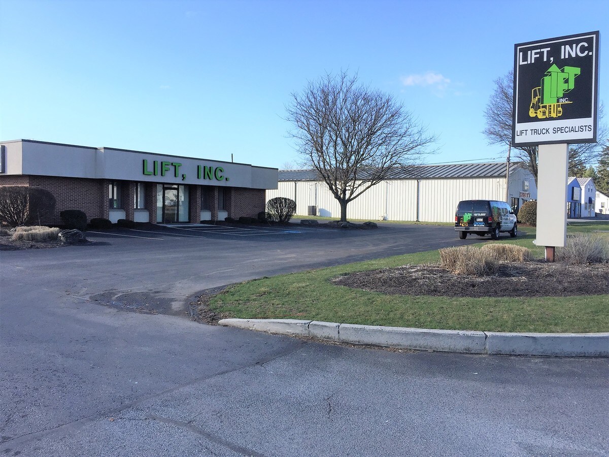 5210 E Trindle Rd, Mechanicsburg, PA 17050