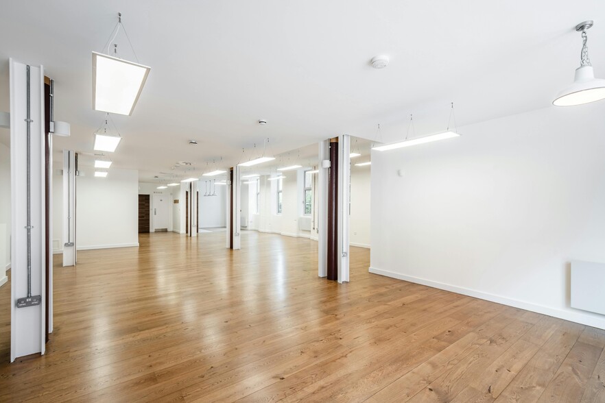 2 Piano Ln, London for lease - Interior Photo - Image 2 of 21