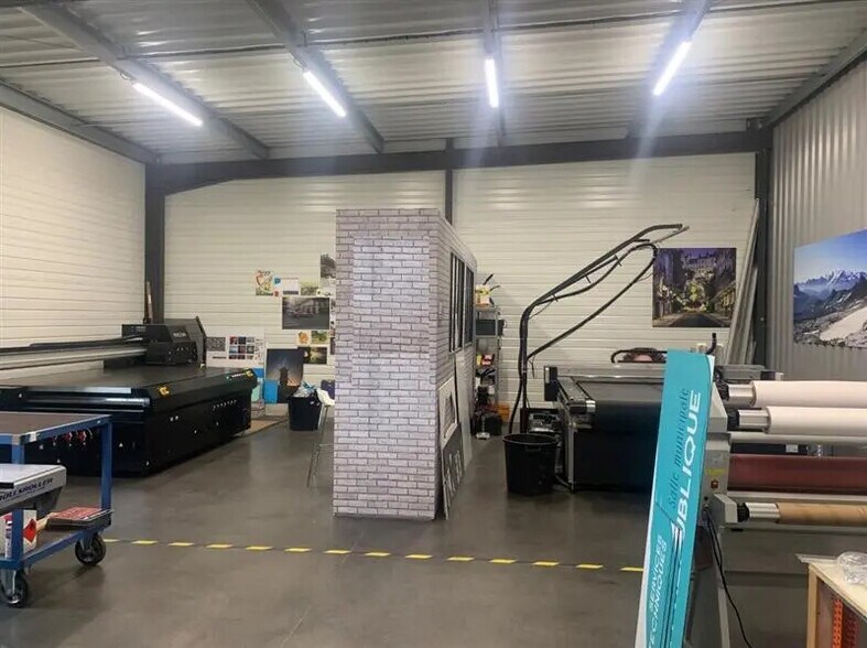 Flex in Le Controis-en-Sologne for lease - Interior Photo - Image 2 of 6