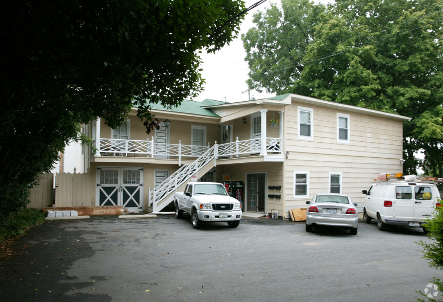 942B W Fourth St, Winston-Salem, NC for lease - Building Photo - Image 2 of 5