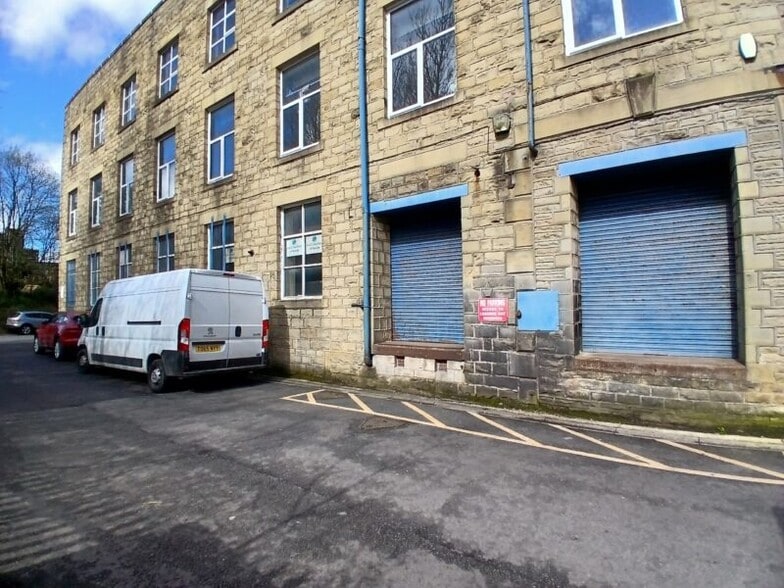 Burnley Rd, Colne for lease - Building Photo - Image 2 of 5