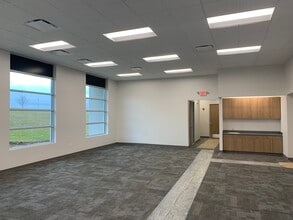 2345 Newlins Mill Rd, Palmer Township, PA for lease Interior Photo- Image 2 of 3