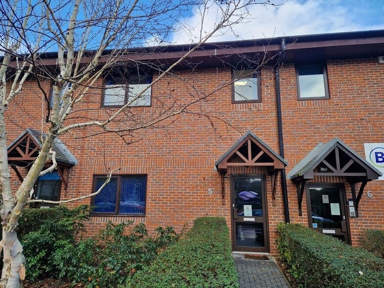 Falcon Ct, Denmead for sale - Building Photo - Image 2 of 12