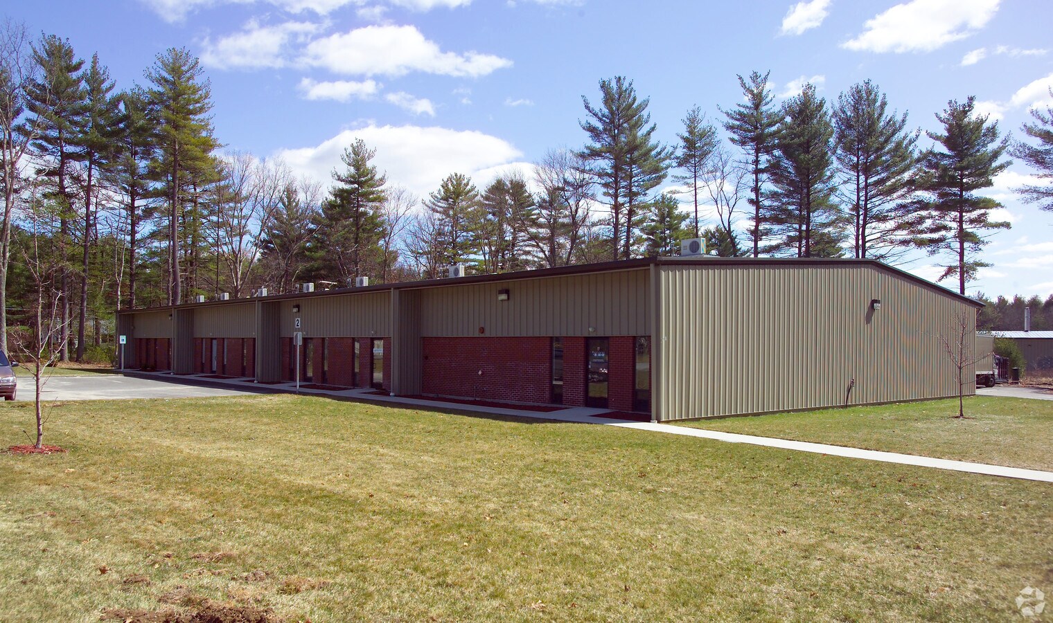 2 Rosenfeld Dr, Hopedale, MA 01747