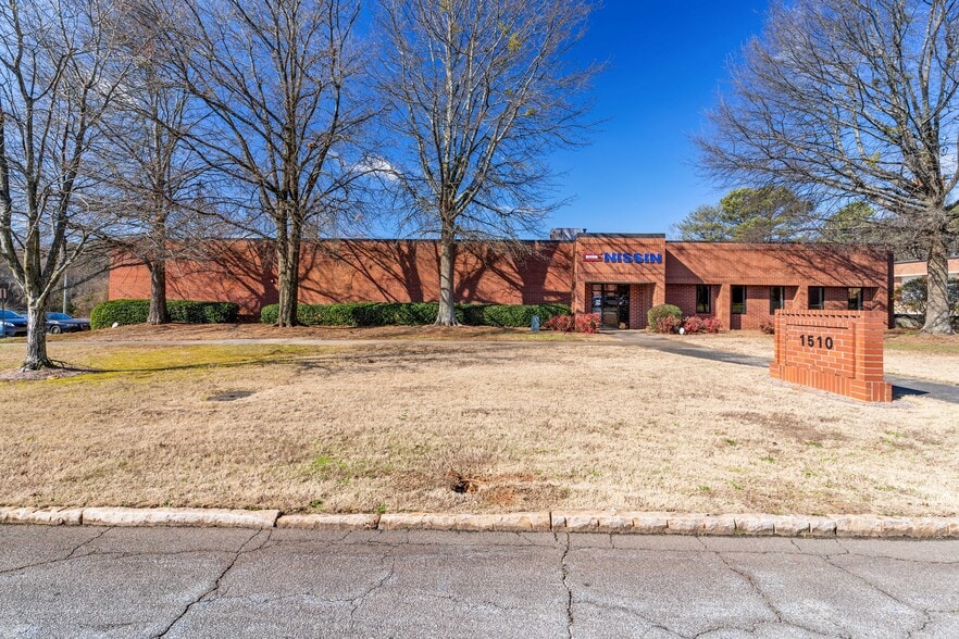 1510 Stone Ridge Dr, Stone Mountain, GA for lease - Primary Photo - Image 1 of 11