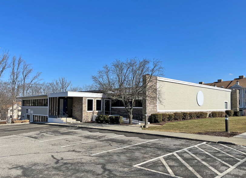 66 Grove St, Ridgefield, CT for lease - Building Photo - Image 1 of 23