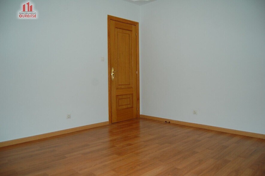 Office in Ourense, Orense for lease - Building Photo - Image 3 of 5