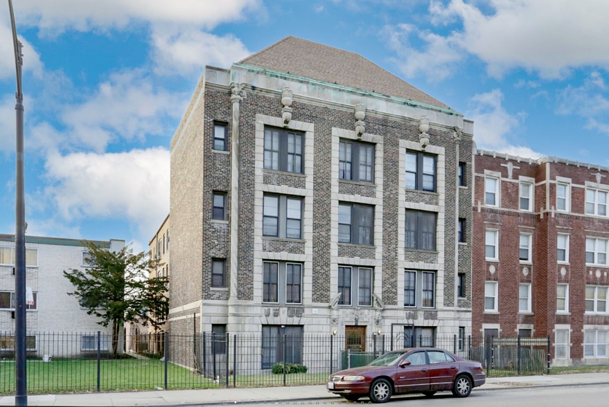 156-158 N Central Ave, Chicago, IL for sale - Building Photo - Image 1 of 7