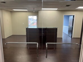 4041 University Dr, Fairfax, VA for lease Interior Photo- Image 1 of 6