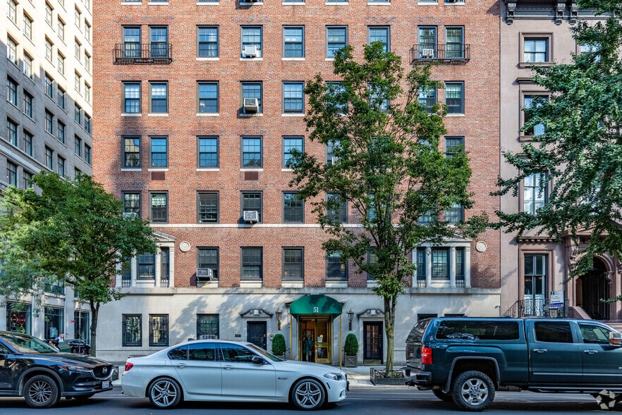 51 Fifth Ave, New York, NY for sale - Building Photo - Image 3 of 5