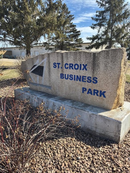 2910 Harvey St, Hudson, WI for sale - Primary Photo - Image 1 of 4