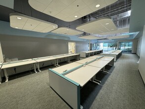 10350 Barnes Canyon Rd, San Diego, CA for lease Interior Photo- Image 2 of 5