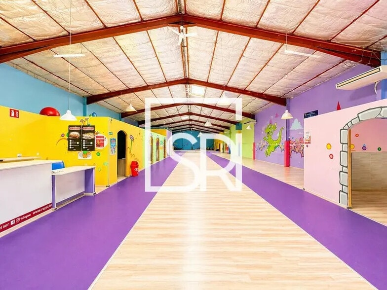Retail in Aubière for lease - Building Photo - Image 1 of 12